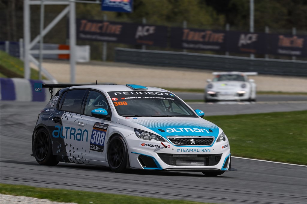 På Portimao i Portugal skal Kim Holmgaard deltage i et 24 timers løb
(Foto: Petr Fryba)